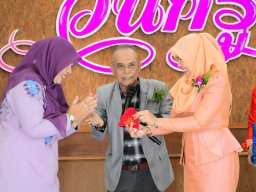 กิจกรรมมอบทุนการศึกษาบุตรสมาชิก หน่วยอำเภอแว้ง